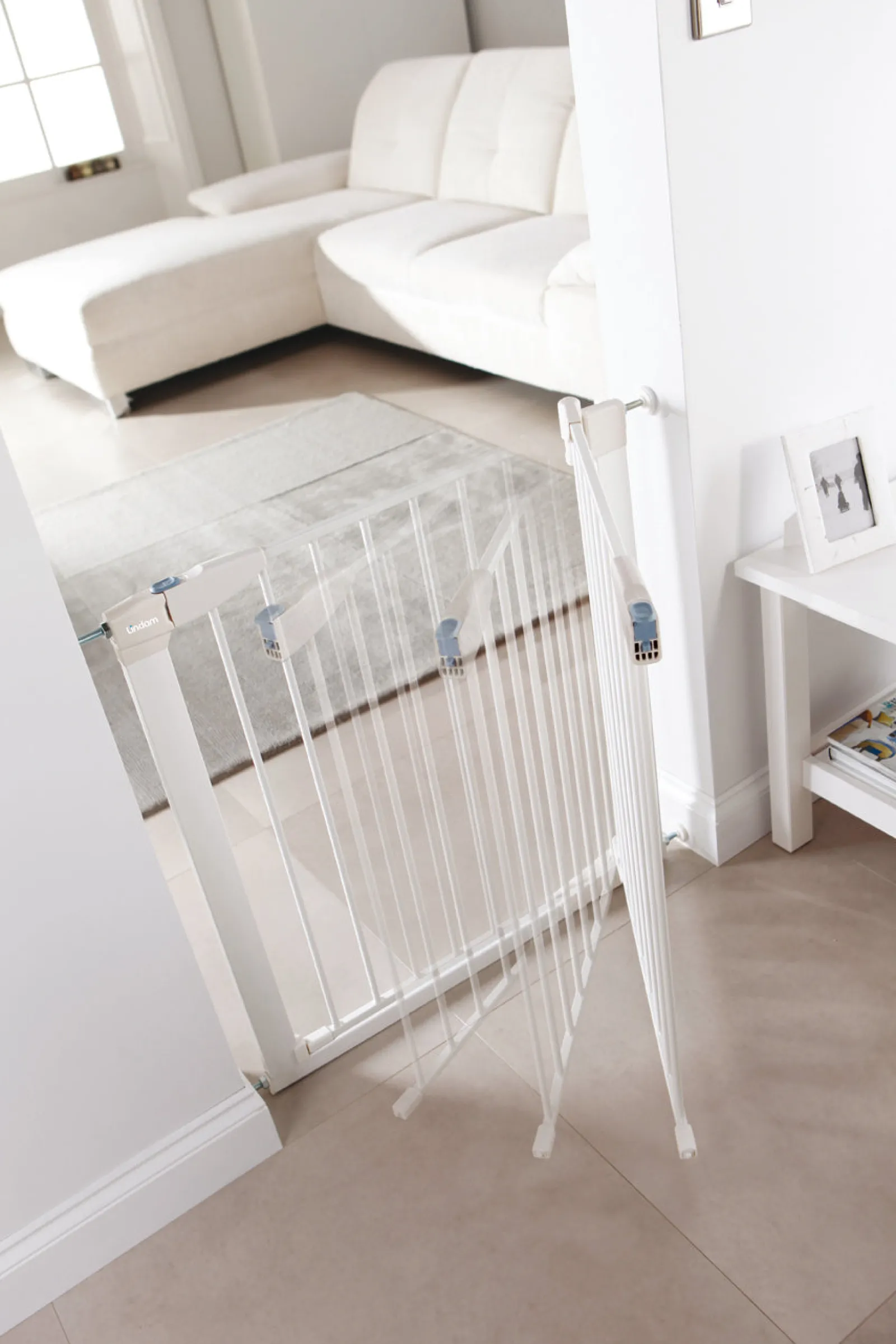 Little Helper Stair Gates & Baby Gates | Stair Gates & Baby Gates | Lindam Sure Shut Orto Gate | Baby Gate | White Stair Gate (76-82cm)