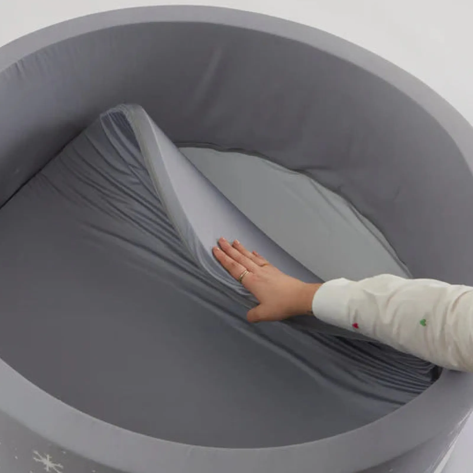 Little Helper Ball Pits & Ball Pools | Baby Play Gyms & Tummy Time & Activity Centres | Montessori Ball Pit | Ball Pool | Thick Inner Floor Mat | 200 FREE balls | 90 x 90 x 30cm | Grey