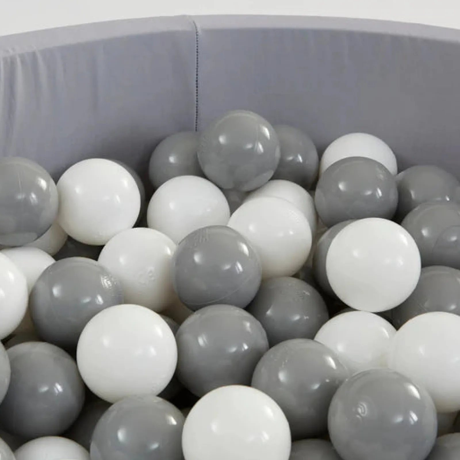 Little Helper Ball Pits & Ball Pools | Baby Play Gyms & Tummy Time & Activity Centres | Montessori Ball Pit | Ball Pool | Thick Inner Floor Mat | 200 FREE balls | 90 x 90 x 30cm | Grey